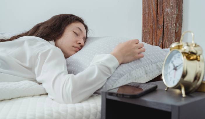 Understanding Sleep Apnea: Causes & Symptoms for Moms